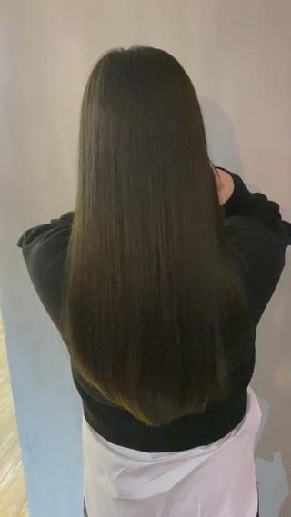 ロング カラー TAI透明カラー 柔らかい縮毛矯正のヘアスタイル