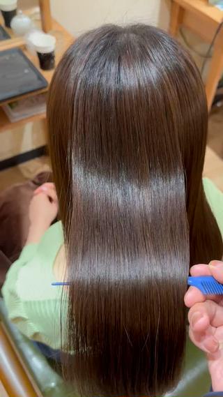 TAI透明カラー 柔らかい縮毛矯正のヘアスタイル
