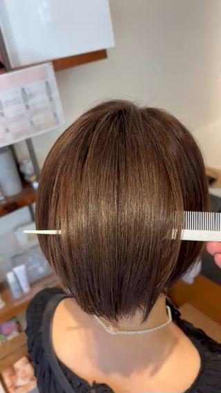 【赤み消し×透明感カラー】色落ちまでずっとキレイ設計️
ご覧いただきありがとうございます！

「染めてもすぐ赤みやオレンジみが出る」「色落ちするとキラキラ パサついて見える」とお悩みの方へ。
赤みを極限まで抑え、色落ちしてくるプロセスまでキラキラせずにまろやかなベージュへ変化するよう計算した【透明感カラー】です

※こちらはカットなし（カラーのみ・シャンプー＆ブロー込）のメニューです。学校や仕事帰りにサクッとお越しください！

#透明感カラー #赤み消し #色落ちも楽しめるカラー #色落ち綺麗 #グレージュ #アッシュベージュ #ブリーチなし #ワンカラー #艶カラー #カラーのみ  