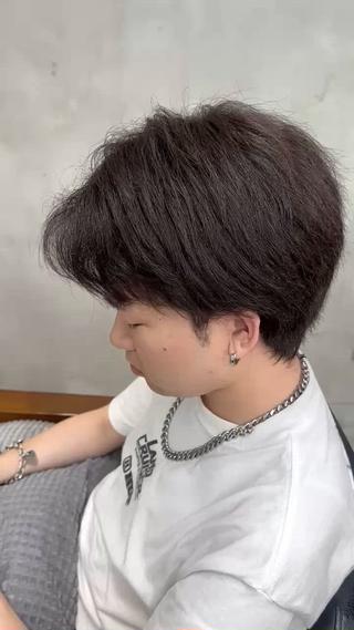 カラー 巽 滉太のヘアスタイル