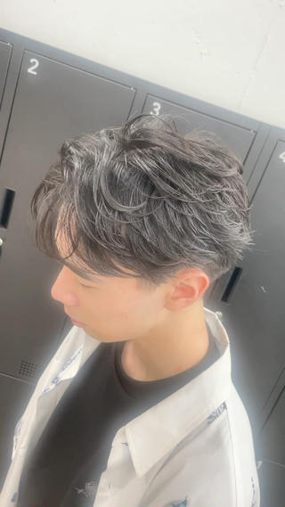 センターパート×ニュアンスパーマ 