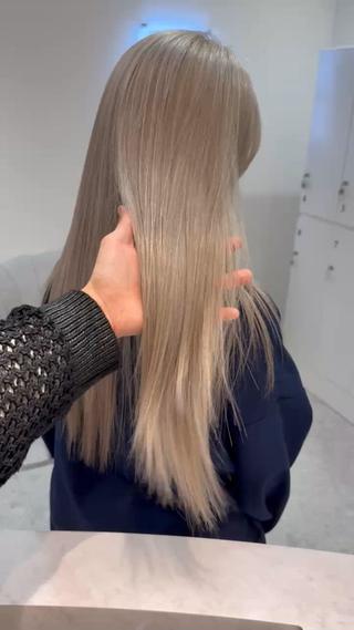 ロング カラー Aster 店長 れおんのヘアスタイル