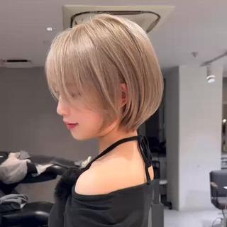 ショート カラー Aster 店長 れおんのヘアスタイル