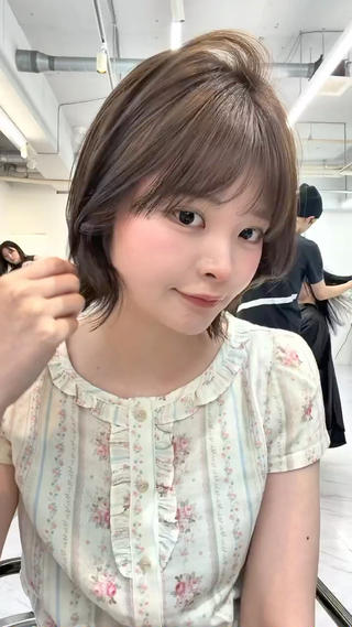ミディアム カラー TATSUハイトーン ミルクティーベージュのヘアスタイル