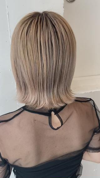ミディアム カラー ウルフカット レイヤーカット上柿のヘアスタイル