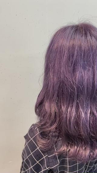 ショート カラー ウルフカット レイヤーカット上柿のヘアスタイル