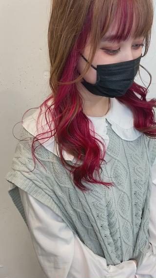 セミロング カラー ウルフカット レイヤーカット上柿のヘアスタイル