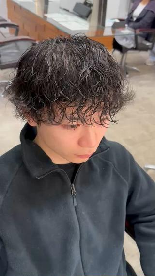 大人気波巻きパーマ
圧倒的クオリティお任せください