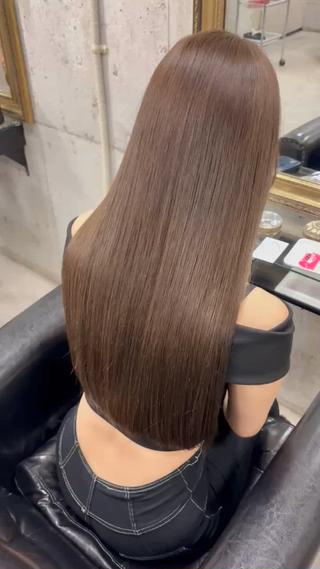 ケアブリーチでダメージを抑えながら、
明るくしてます♡ほんのりくすみmix
くすみベージュとっても人気です 