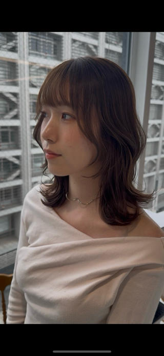 "何度染めても納得いくカラーにならない"そんな方はぜひお任せください
.
毛髪強化、トリートメントを含んだケアカラーでカラーの時から髪の毛をケアできます◎
.
経験と豊富な知識から必ず満足いただける仕上がりをお約束します♡
.
独自の選定で赤みを消して規定があったり、社会人でもカラーを楽しみにできるような透明感カラーをお約束します!
ブリーチなし/赤み消しカラー/オリーブカラー/オリーブベージュ/オリーブグレージュ/グレージュ/ ブリーチなしwカラー/髪質改善/顔周りカット/前髪カット/レイヤーカット/韓国ヘア/赤み消し/ベージュ/表参道/外苑前/表参道美容室/外苑前美容室/縮毛矯正