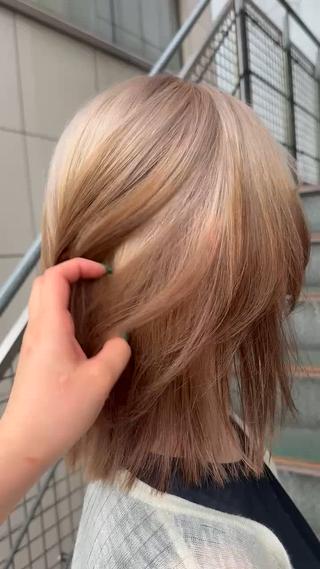 平日ブリーチカラーお得にご案内可能です☆
デザインは+1100円〜になります