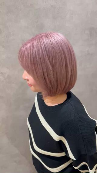 ブリーチで可愛い色に(ブリーチ2回~)
ピンクとベージュを程よくまじ合わせたピンクベージュ