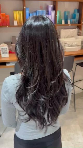 ロング 海外レイヤー/赤み 消しカラー/上原聖奈のヘアスタイル