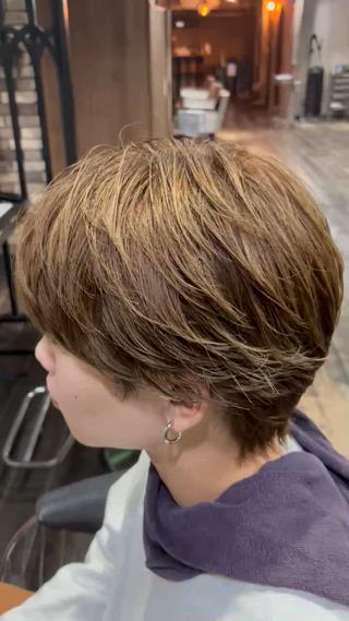 細かい束感で作ったシースルーフェザーショートです
その他にも様々なスタイル出来ますのでぜひご相談ください
