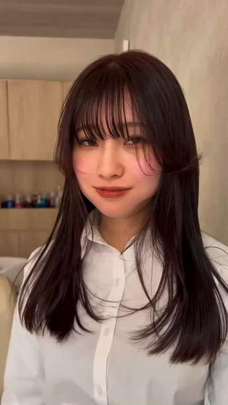 大人っぽいボルドーカラー
ブラウンベースにほんのり深い赤
艶で光ると出てくる赤が可愛い