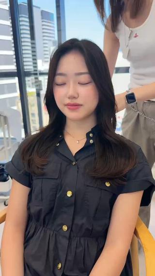 セミロング AISA viewNAGOYAのヘアスタイル