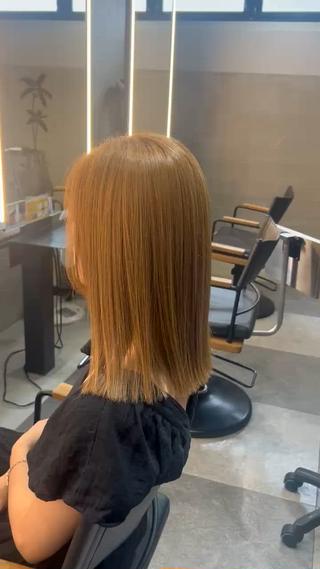 セミロング カラー 艶カラー/ベージュ/ ショート/安岡哲兵のヘアスタイル
