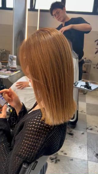 セミロング カラー 艶カラー/ベージュ/ ショート/安岡哲兵のヘアスタイル