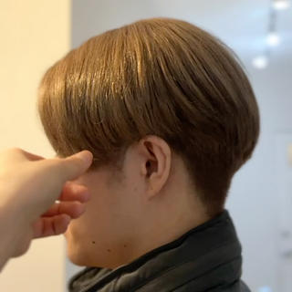 メンズにもおすすめミルクティーカラー