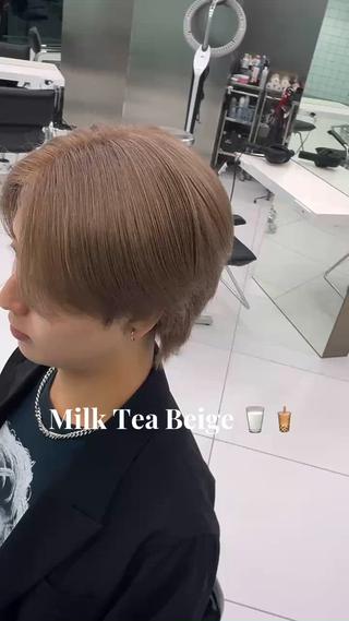 MilkTea Beige
柔らかさの中に
抜け感と透明感を。
重たく見せないベージュで、
ナチュラルでもしっかり決まる質感に◎
メンズハイトーン人気です︎