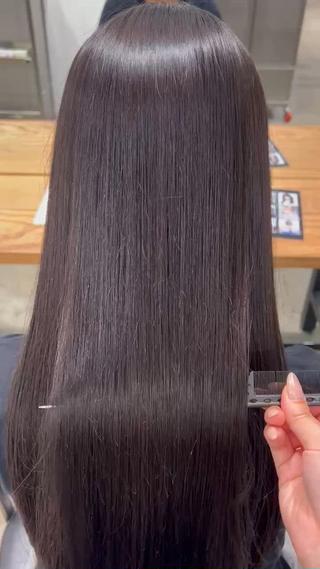 艶髪ストレート
うねりや広がりが気になる髪も、思わず触りたくなるようなサラサラヘアに
乾かすだけでまとまるので、毎朝の準備もぐっと楽になります
ナチュラルな仕上がりが好きな方や、髪を綺麗に伸ばしていきたい方にもおすすめです
ご相談だけでもお気軽にどうぞ