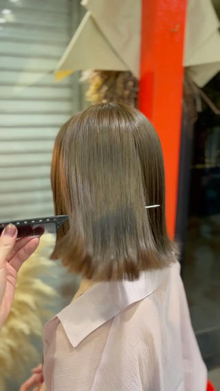 ノンダメージ髪質改善ストレート️
神戸で1番綺麗な髪にしたいならぜひお任せ下さい
check
︎︎︎︎湿気でうねる

︎︎︎︎広がってまとまらない

︎︎︎︎綺麗な髪の毛を保ちたい

ブリーチ毛の方も
パーマ落としも
縮毛矯正なのにコテ巻きも

お客様一人一人のダメージに合わせたお薬を配合し神戸で1番綺麗にさせていただきます！！️ 