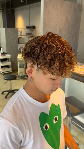ミディアム パーマ メンズ 山本 莉人のヘアスタイル