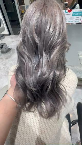 セミロング カラー レディース特化🤍 MIYUKIのヘアスタイル