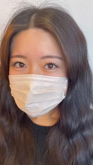 目尻長めでアイライン効果
大人っぽく綺麗めなデザインです