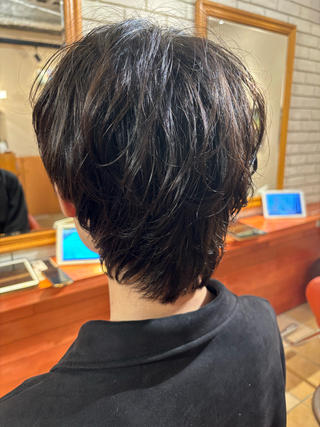 ダークグレージュ×スパイラルウルフ