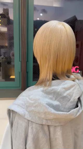 ブリーチ一回追加で6000円です！
トリートメントも追加できます！ 
