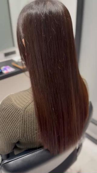 髪質改善は縮毛矯正から始めましょう！
一度当てた部分は半永久に艶髪です 