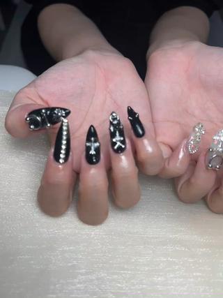 "Nail by 
—————————  
Kawaii Chiba Nail Salon 住所: 千葉県千葉市中央区院内1-4-11(宮崎プラザ101)
営業時間: 10時~22時
電話: 050-8892-8368

#ネイル #千葉ネイル #千葉ネイルサロン #ワンホンネイル #韓国ネイル #nail #nailjapan #nailchiba #nailtainhat #làmmóng #lamnail #naildep #nailxinh #kawaiinailsalonchiba #kawaiinail_Chin " 
