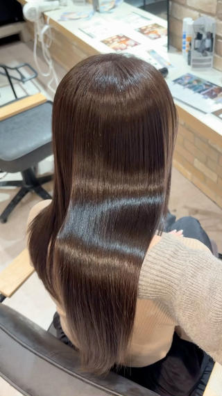 程よいくすみ感とまろやかさのあるオリーブブラウン♡
艶感の出る柔らかいカラーこだわってます!