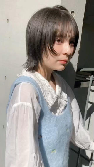 face layer × bob ♡
外ハネボブに内巻きの顔周りが可愛い◎
colorは透明感たっぷりのdark greige