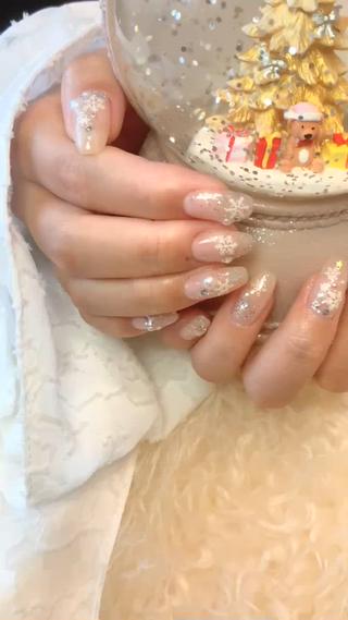 冬の定番雪の結晶ネイル
寒くても可愛い指先でHappyに過ごしましょう♡♡