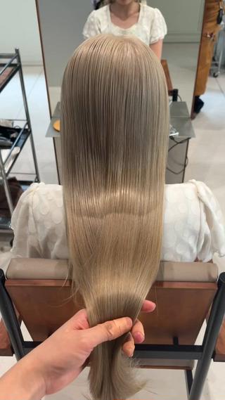 ロング カラー ☪️ブリーチ特化施術 /レイヤー🪽aiのヘアスタイル