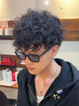 ミディアム パーマ メンズ 小山功陽 /メンズスタイルのヘアスタイル