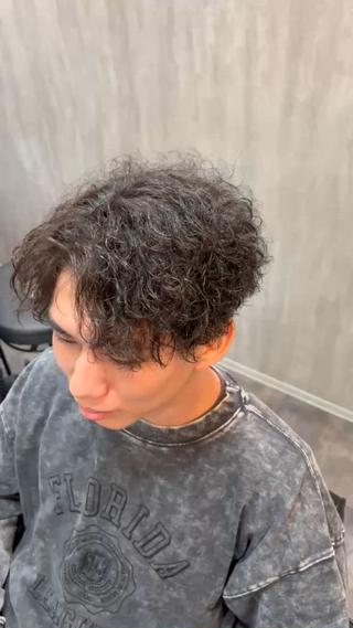 ミディアム パーマ メンズ縮毛矯正 細谷碧海のヘアスタイル