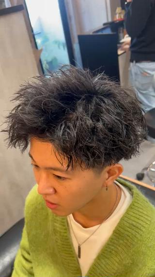ミディアム パーマ メンズ縮毛矯正 細谷碧海のヘアスタイル