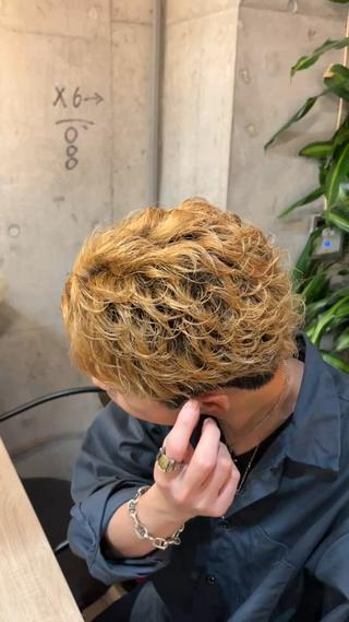 ミディアム パーマ メンズ メンズ縮毛矯正 細谷碧海のヘアスタイル
