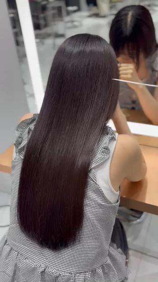 就活カラー
「イエベだから真っ黒すぎるのは嫌!」という方にオススメのナチュラルなブラウンブラック
