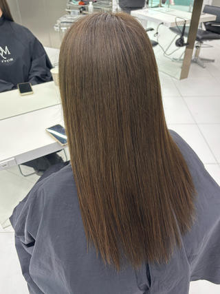 【olive brown】
透明感抜群のオリーブブラウン️
赤みの強いベースからしっかりとグリーンを感じるニュアンスカラーに