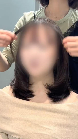 柔らかい巻ける美髪縮毛矯正

トリートメント成分配合の縮毛矯正薬剤で今までにない艶髪へ️履歴や髪質を見極めオーダーメイドで薬剤を配合。髪質改善カラーとの同日施術も可能️ 