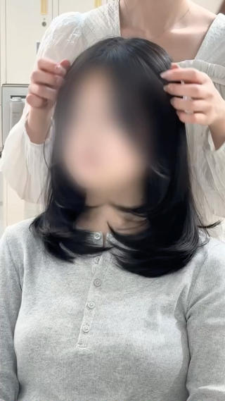 柔らかい巻ける美髪縮毛矯正

トリートメント成分配合の縮毛矯正薬剤で今までにない艶髪へ️履歴や髪質を見極めオーダーメイドで薬剤を配合。髪質改善カラーとの同日施術も可能️ 