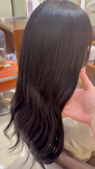 ロング カラー 三橋 彩花のヘアスタイル