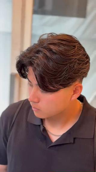 直毛でお困りの方、ニュアンスパーマをかけて綺麗な毛流れ作りましょう 