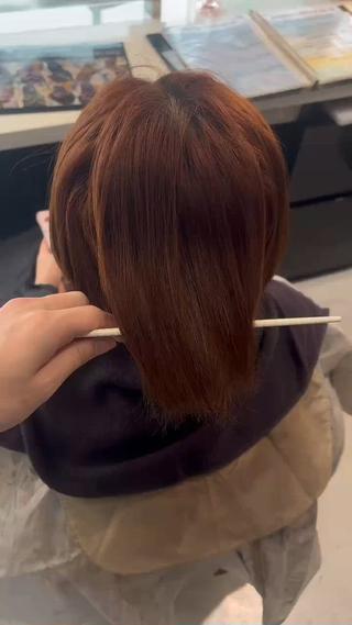 ミディアム カラー 井上 慈温のヘアスタイル