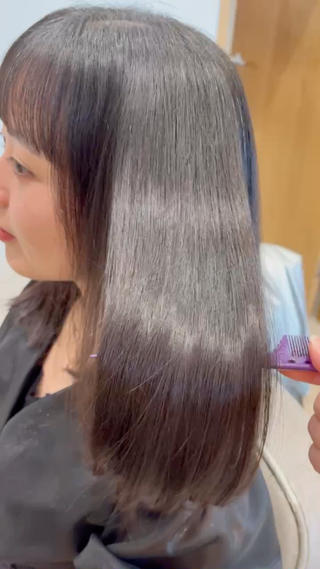 髪質改善トリートメント
しっかりアイロンを入れることで定着するので、仕上げはストレートでさせていただいています！ 