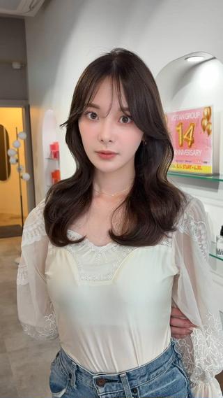 ロング カラー 藤野 結衣のヘアスタイル